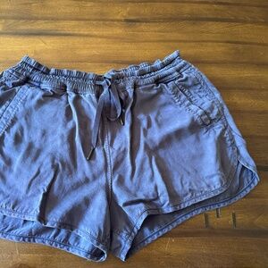 Lululemon Navy Tencel Shorts - Size 10